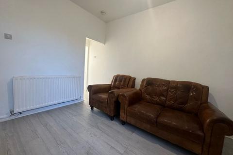 3 bedroom terraced house to rent, Coventry CV2