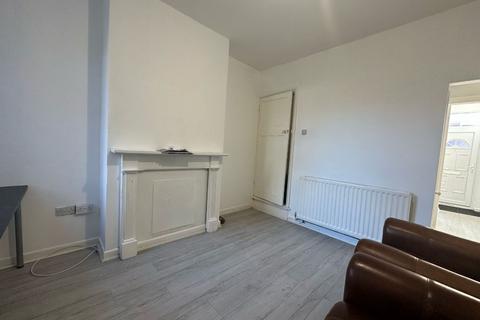 3 bedroom terraced house to rent, Coventry CV2