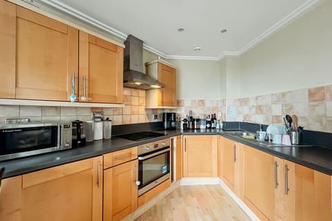 2 bedroom flat for sale, Victoria Road, London W3