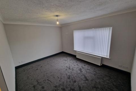 3 bedroom flat to rent, Victoria Road, Consett DH8