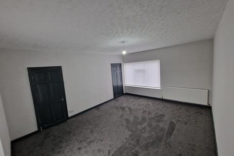 3 bedroom flat to rent, Victoria Road, Consett DH8