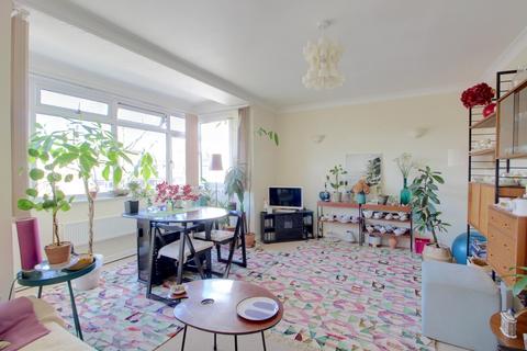 2 bedroom flat for sale, Flat 21 Kinsale Court, 50 Palmeira Avenue, Hove