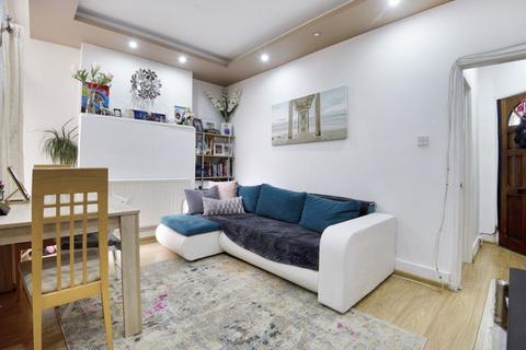 2 bedroom ground floor flat to rent, Marvels Lane, Grove Park, SE12