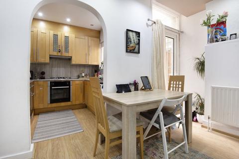 2 bedroom ground floor flat to rent, Marvels Lane, Grove Park, SE12