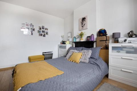 2 bedroom ground floor flat to rent, Marvels Lane, Grove Park, SE12