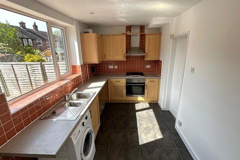 2 bedroom end of terrace house to rent, Caldecott Road, Manchester M9