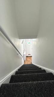 2 bedroom end of terrace house to rent, Caldecott Road, Manchester M9
