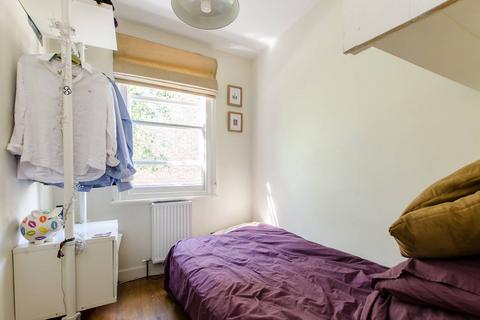 Flat 3, Greenwich Court Cavell Street, London, E1 2BS