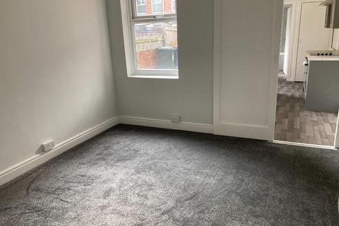 2 bedroom flat to rent, Rosebery Avenue, North Shields