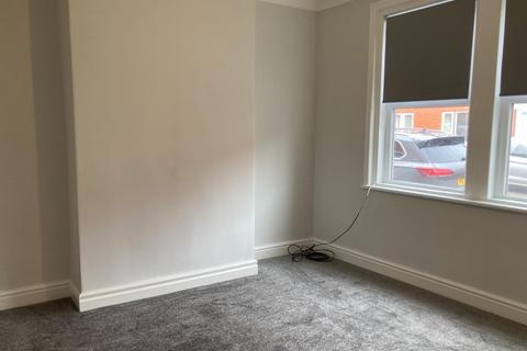 2 bedroom flat to rent, Rosebery Avenue, North Shields