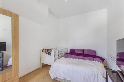 2 bedroom apartment to rent, Maidstone Road Bounds Green N11