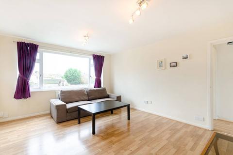 2 bedroom flat to rent, Chandler Court, Tolworth, Surbiton, KT5