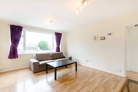 2 bedroom flat to rent, Chandler Court, Tolworth, Surbiton, KT5