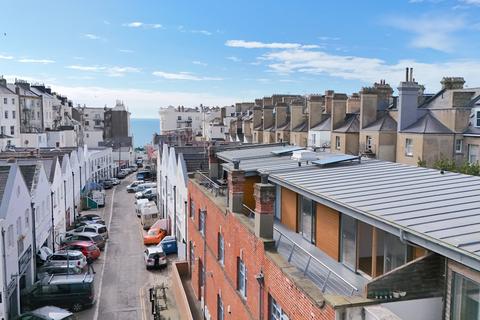 2 bedroom penthouse to rent, Alpha House St. Johns Road, Hove