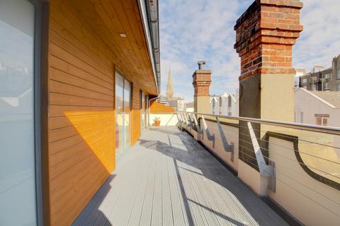 2 bedroom penthouse to rent, Alpha House St. Johns Road, Hove