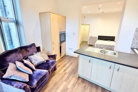 Studio to rent, London NW6