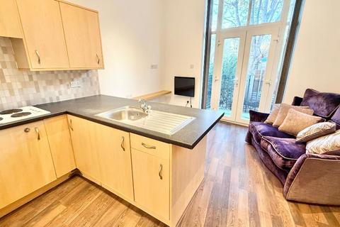 Studio to rent, London NW6