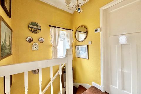 4 Olive Grove, Bradford, BD8 0LG