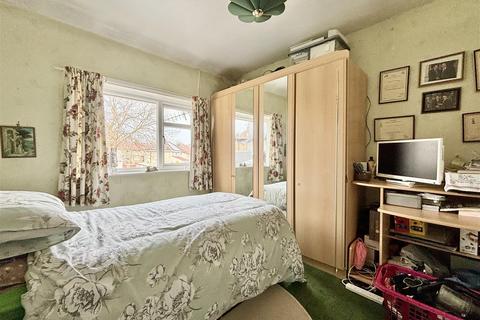 4 Olive Grove, Bradford, BD8 0LG