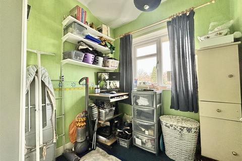4 Olive Grove, Bradford, BD8 0LG