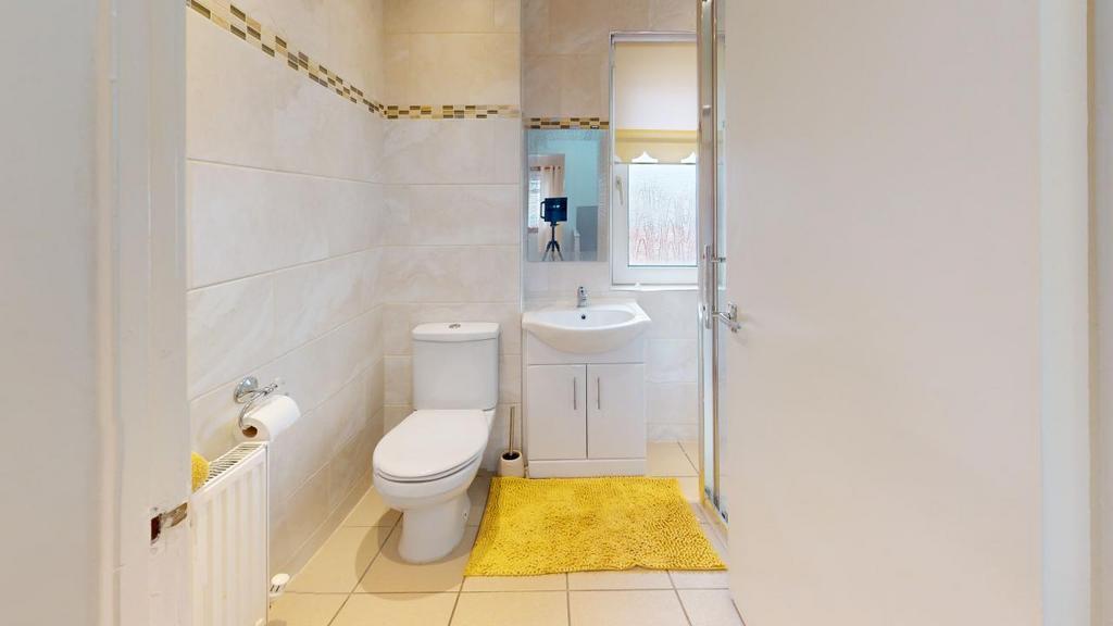 45-Grange-Avenue-Bathroom.jpg