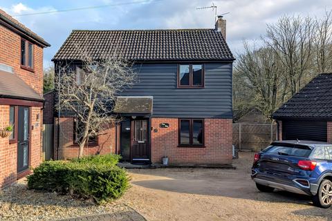 Broadhurst Grove, Lychpit, Basingstoke, RG24