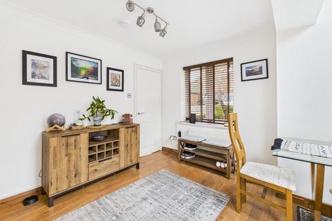 3 Broadhurst Grove, Lychpit, Basingstoke, RG24 8SB