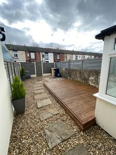 2 bedroom terraced house to rent, Church Street, Bolton