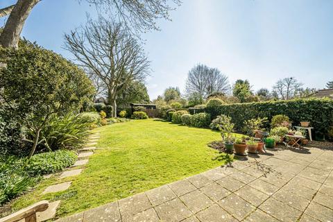 3a Ormond Crescent, Hampton, TW12 2TJ