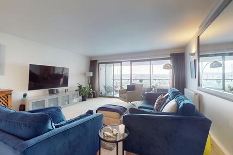 2 bedroom apartment for sale, North Quay, Discovery Wharf, PL4