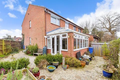 50 Olivers Meadow, Westergate, Chichester, PO20 3YA