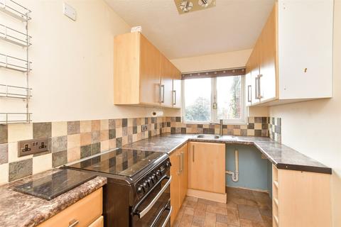 50 Olivers Meadow, Westergate, Chichester, PO20 3YA