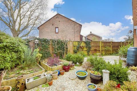 50 Olivers Meadow, Westergate, Chichester, PO20 3YA