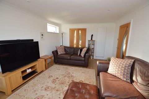 105 Broadley Drive, Torquay, TQ2 6UT