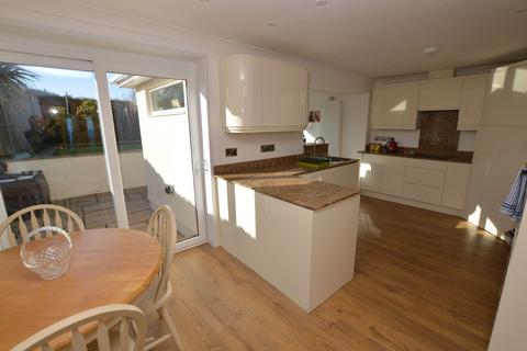 105 Broadley Drive, Torquay, TQ2 6UT