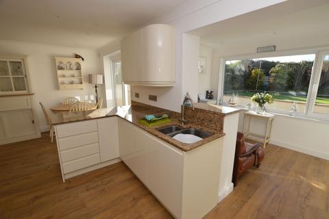 105 Broadley Drive, Torquay, TQ2 6UT
