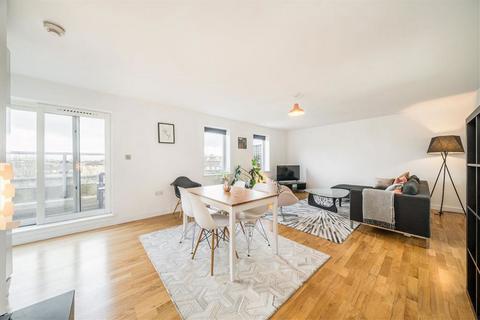 2 bedroom flat for sale, Aylward Street, London E1