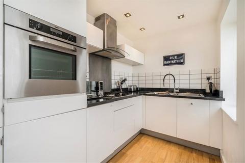 2 bedroom flat for sale, Aylward Street, London E1