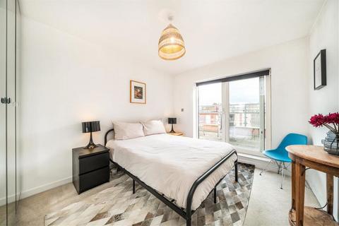 2 bedroom flat for sale, Aylward Street, London E1