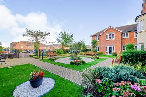 1 bedroom apartment for sale, Tresham Close, St. Marys Road, Kettering, Northamptonshire, NN15 7BX