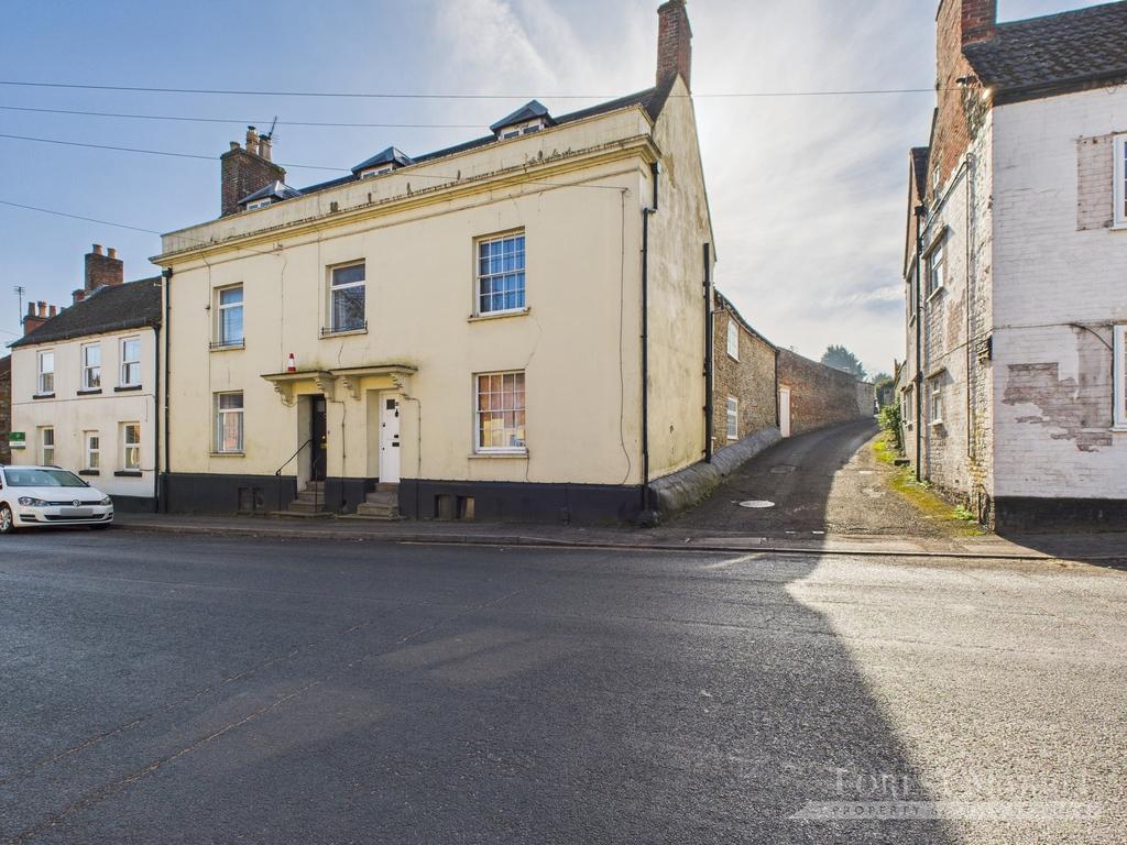 Vicarage Street Warminster 4 Bed End Of Terrace House 450 000 vicarage-street-warminster-4-bed-end-of-terrace-house-450-000