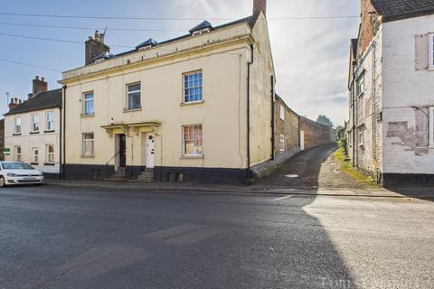 4 bedroom end of terrace house for sale, Vicarage Street, Warminster