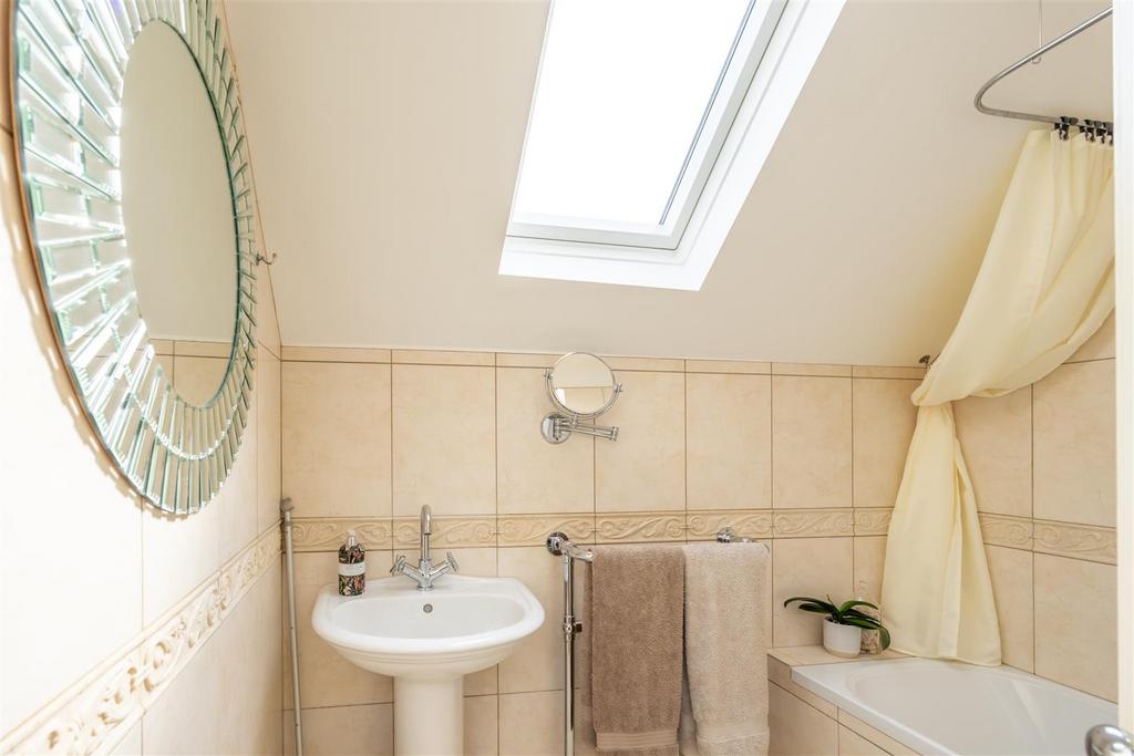 Bathroom.jpg