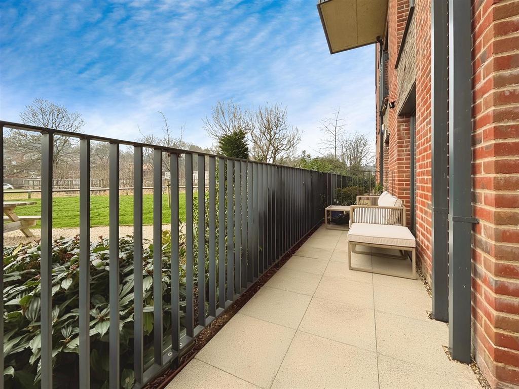 Full Length Terrace