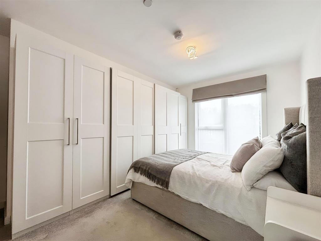 04ef6353-Bedroom 202.jpg