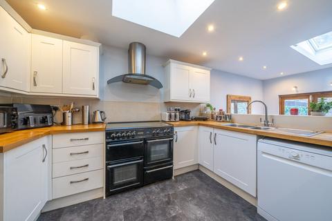 4 bedroom detached house for sale, Parkside Drive, Watford, WD17