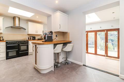 4 bedroom semi-detached house for sale, Parkside Drive, Watford, WD17