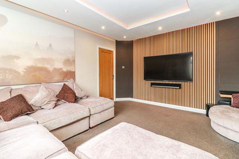 4 bedroom semi-detached house for sale, Parkside Drive, Watford, WD17