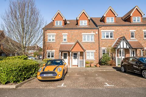 3 bedroom terraced house for sale, Fawcett Close, London SW16