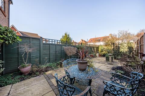 3 bedroom terraced house for sale, Fawcett Close, London SW16